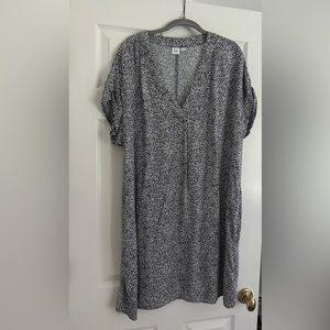 Old Navy Blue/white V neck dress